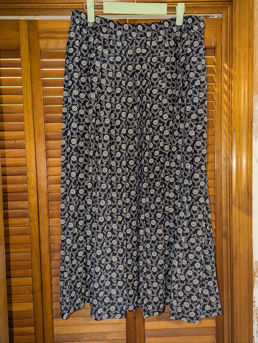 Vintage Pleated Floral Maxi Skirt Blues And White Colors 10
